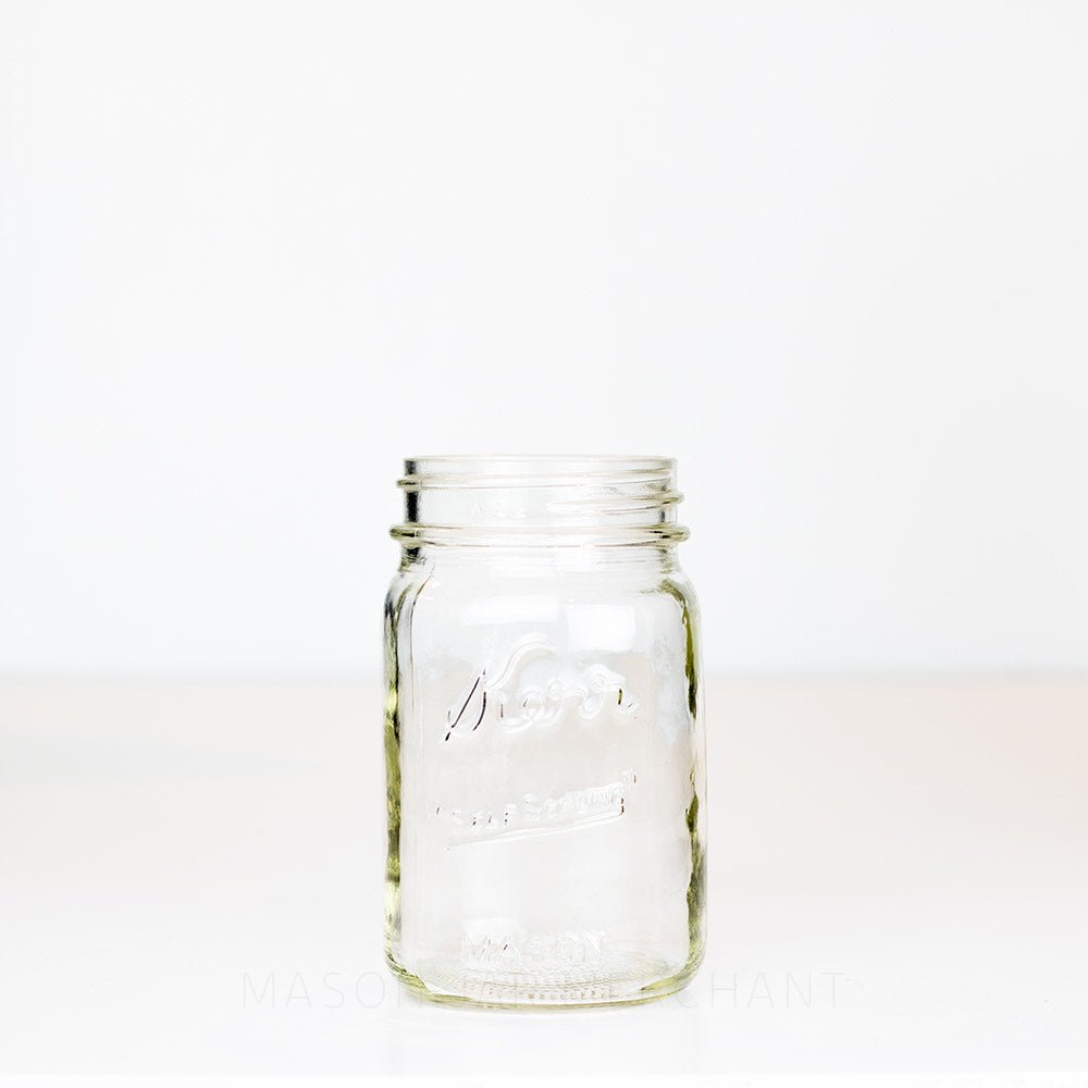 Regular mouth pint with Kerr logo against a white background