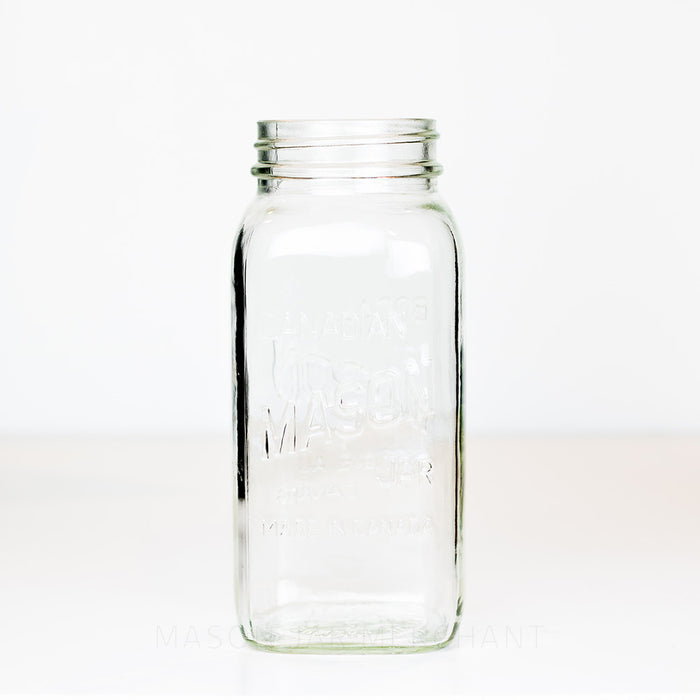 Regular mouth quart mason jar with Canadian Mason logo, against a white background