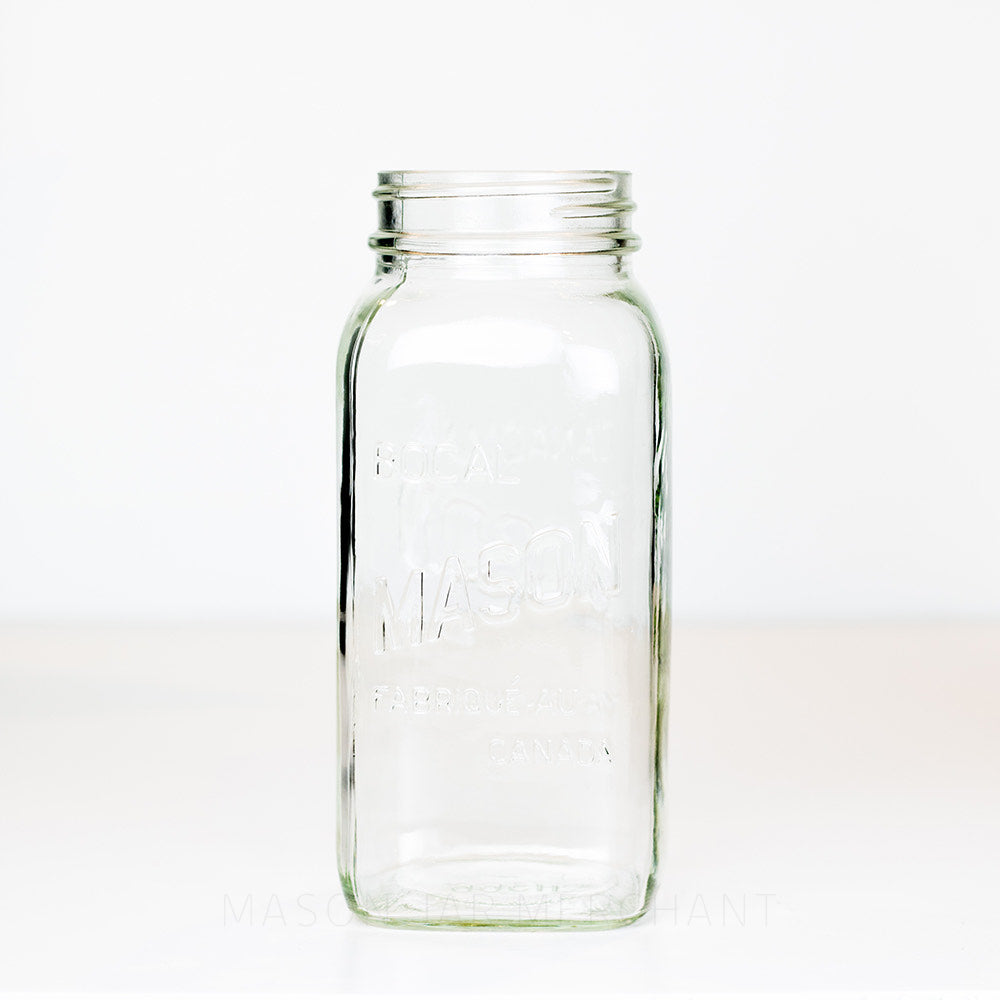 Regular mouth quart mason jar with Canadian Mason logo, against a white background